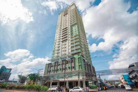 Sunvida Tower Residences Infront Of Sm City Cebu Ngoại thất bức ảnh